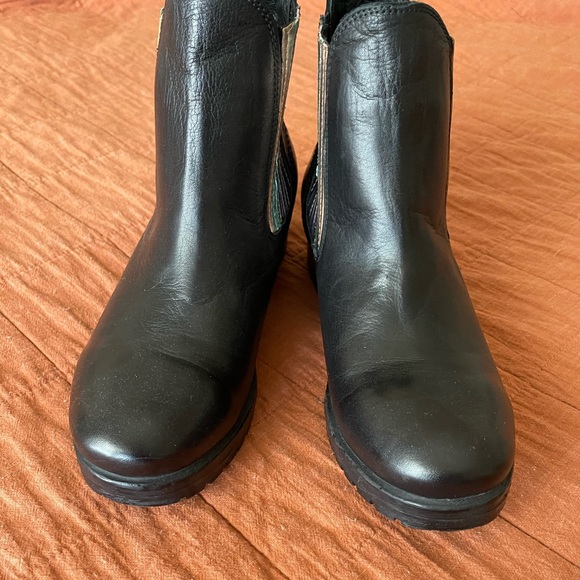 🌈 *NWOT* Bueno Chelsea Boots 42EU - Picture 7 of 12
